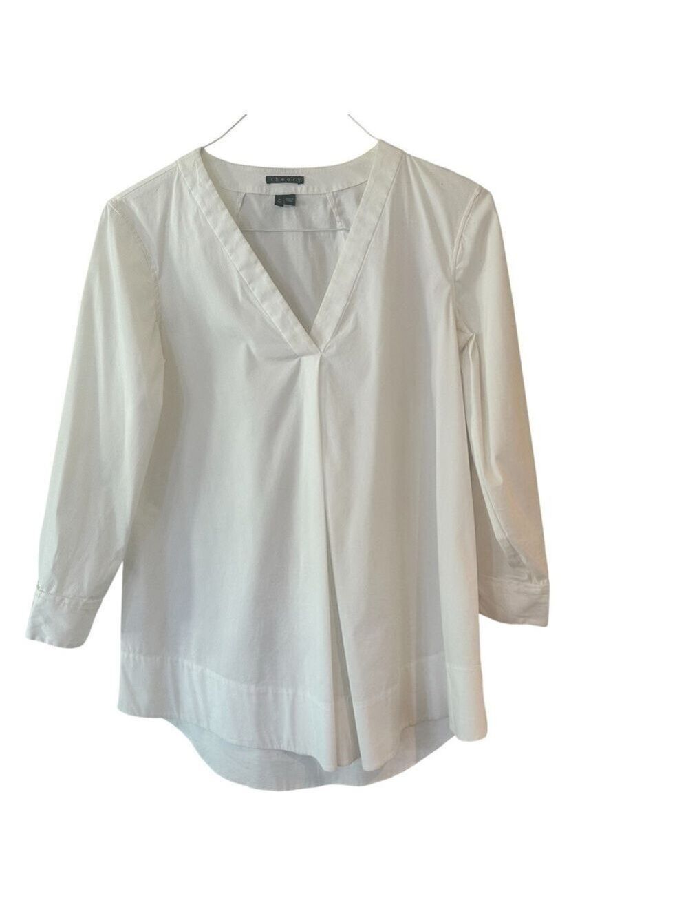 THEORY WHITE COTTON BLEND V-NECK BLOUSE, CURVED HEM , PLEAT AT FRONT SZ TP